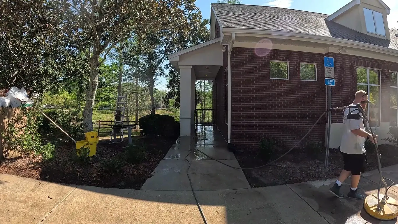 commercial pressure washing company jacksonville